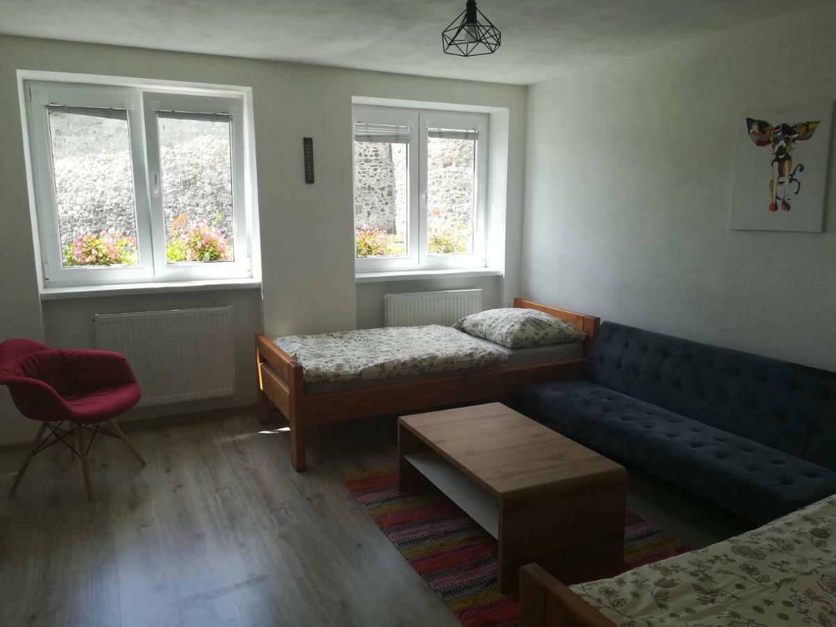 Pod Zamkom Apartment Кремница Екстериор снимка