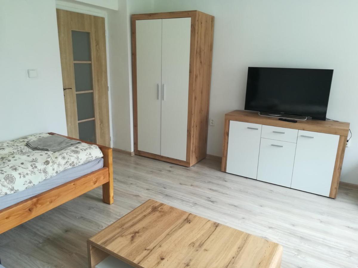 Pod Zamkom Apartment Кремница Екстериор снимка